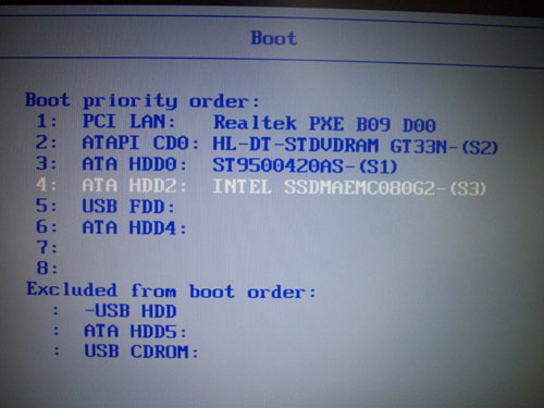 SSD disk a HDD disk najednou v notebooku