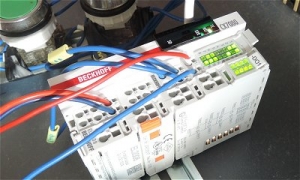 PLC řady CX7000 od Beckhoff rozšíření IO