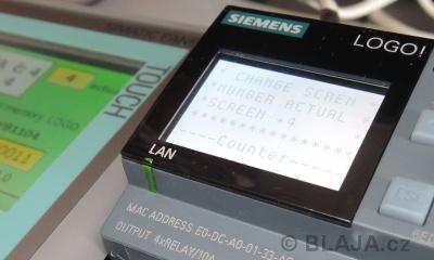 Přepnutí obrazovek na Siemens HMI z modulu LOGO! bez použití Job funkcí